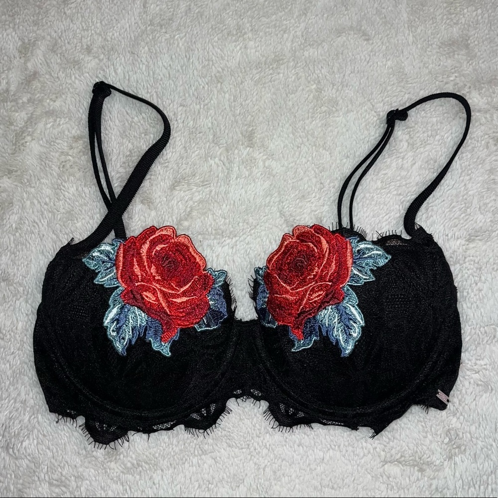 PINK Date Embroidered Rose Push Up Bra (32C)